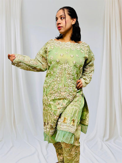 Robe Pakistanaise Traditionnelle Élégante 07